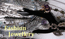Fashion Jewellery: Pins, Hair Pins, Broches, Necklaces, Necksets, Earrings, Rings, Bracelets, Earmuffs, etc